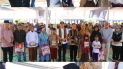 Pemkab Lampung Barat Berikan Seragam Sekolah Gratis Kepada 345 Siswa/Siswi